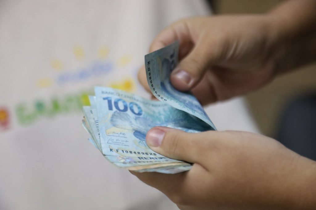 Governo adianta primeira parcela do pagamento de setembro nesta quinta (15)
