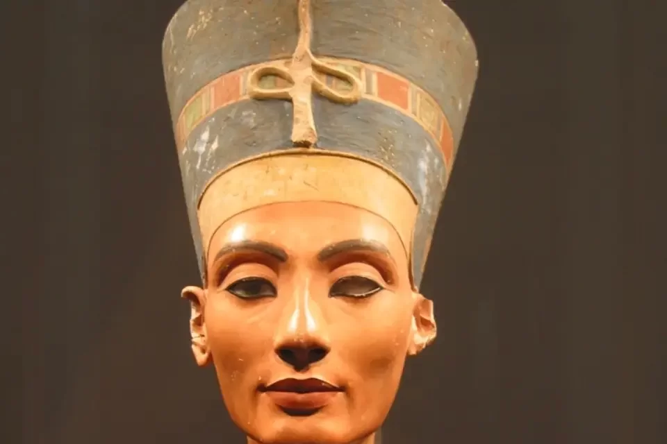 Múmia de Nefertiti pode ter sido encontrada por arqueólogos, diz jornal
