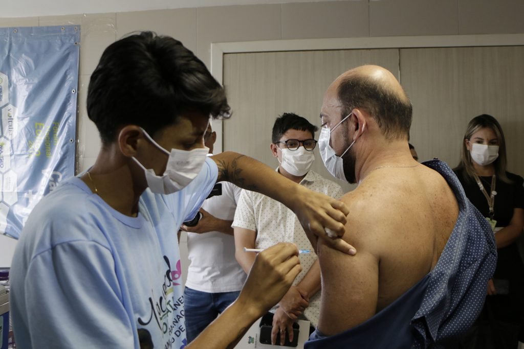 Vacina bivalente: quem poderá se imunizar e quando atualizar o reforço contra a Covid