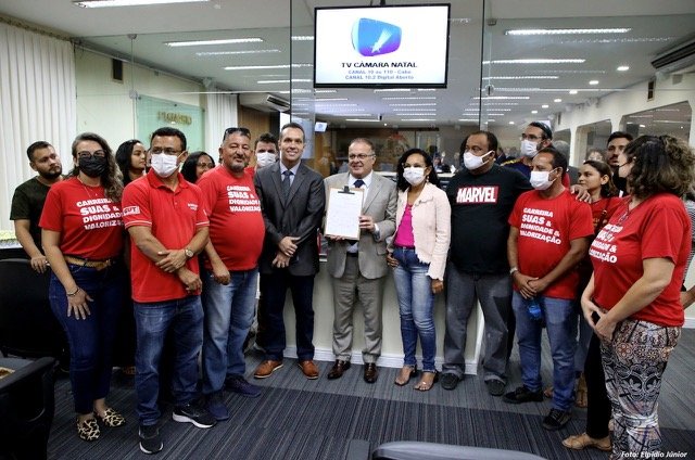 Câmara de Natal derruba vetos do Executivo e encaminha benefício ao SUAS