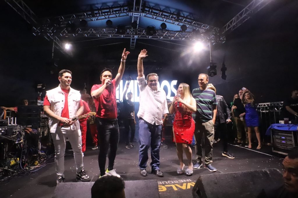 Programação da Prefeitura no aniversário de Natal teve multidão e parabéns ao som de sanfona