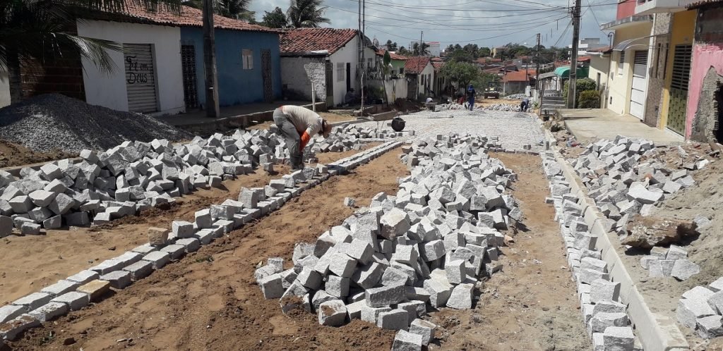 Obras em ruas no Alto da Torre prosseguem neste fim de ano e entram em nova etapa