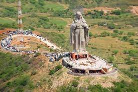 Comissão aprova projeto que prevê interiorização e turismo religioso em política nacional