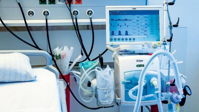 Incomodada com barulho, mulher desliga respirador artificial de outra paciente em quarto de hospital