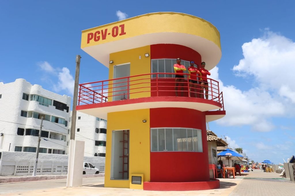 Governadora entrega posto de guarda-vidas do Corpo de Bombeiros Militar neste sábado (14)