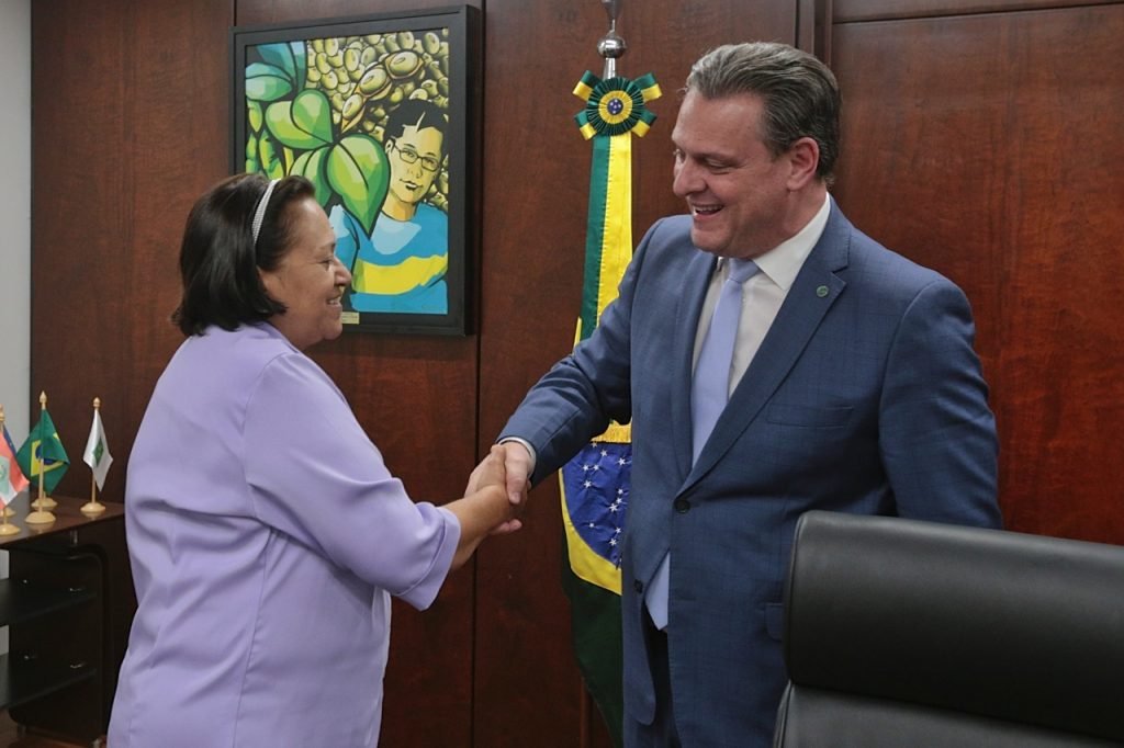 Exportação de frutas do RN é tema de reunião com ministro da Agricultura