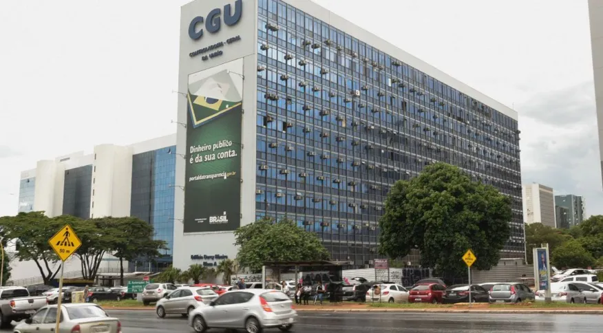 Nem todos os dados do cartão presidencial serão divulgados, diz ministro da CGU