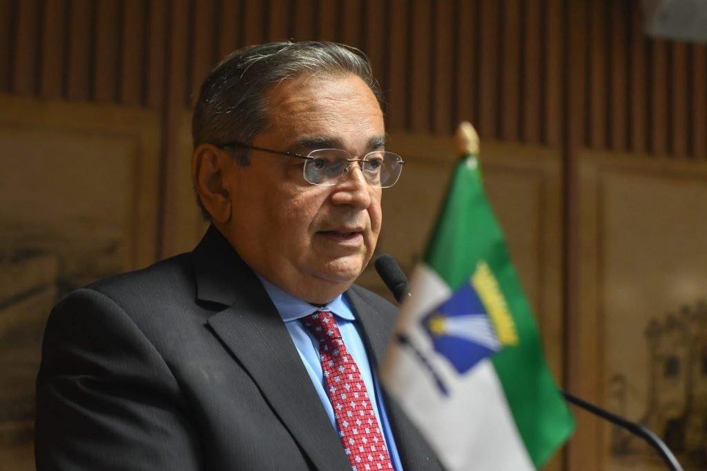 Em mensagem anual ao Legislativo, prefeito Álvaro Dias destaca projetos estruturantes