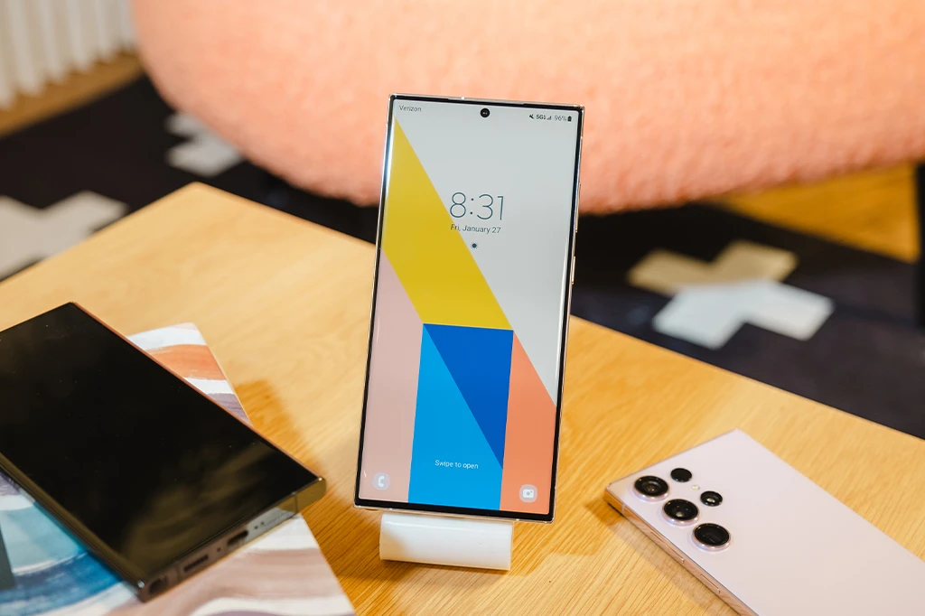 Galaxy S23 permite clonar a voz do dono, usando IA, para responder ligações