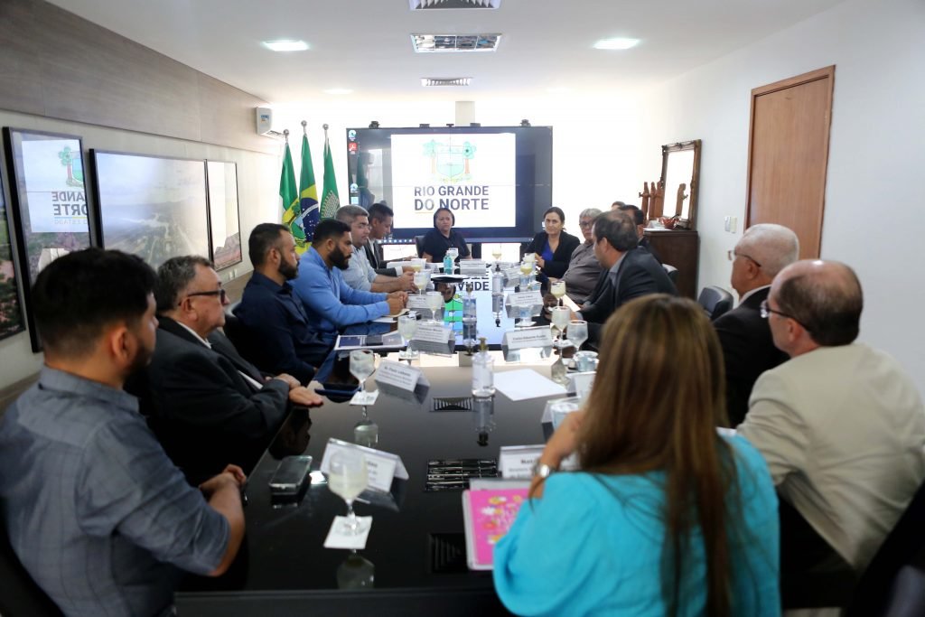 Governo discute investimentos e parcerias em Mossoró