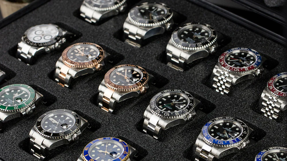 Justiça determina liquidação de estoque de empresa do ramo de luxo e relógios Rolex são vendidos a menos de R$300 como medida emergencial