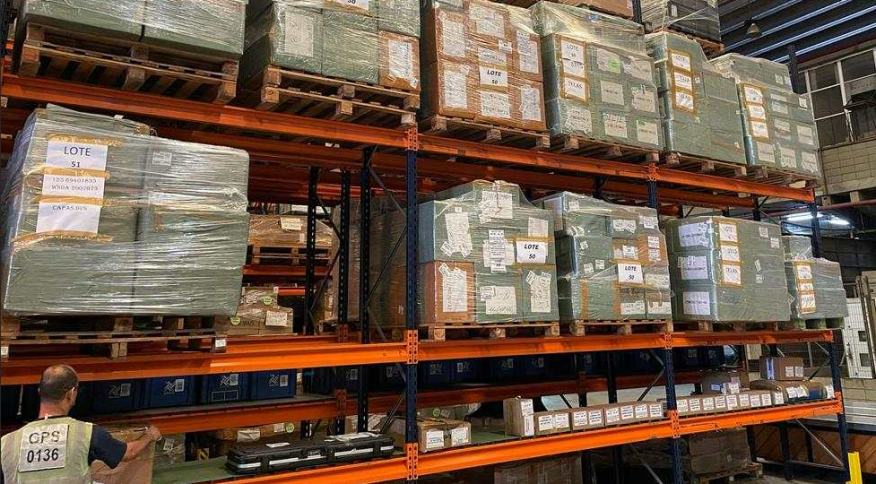 Receita federal faz leilão que vai de Ipad, Apple Watch a pedras preciosas