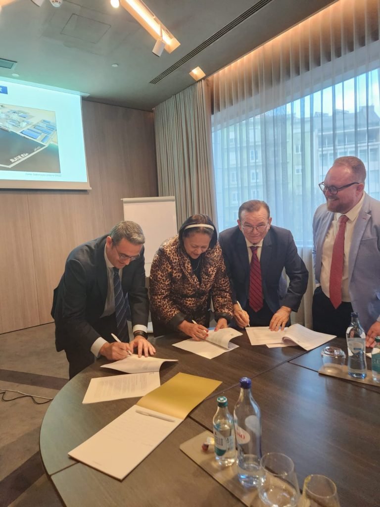 Governadora assina memorando em Portugal para implantação da indústria verde no RN