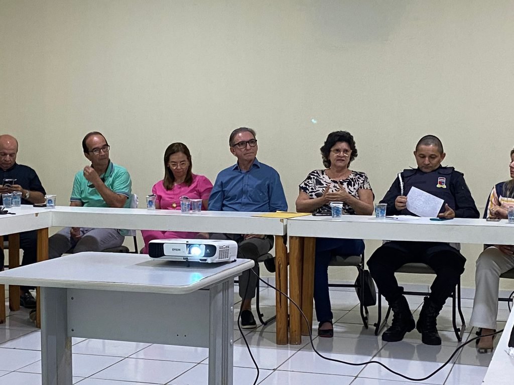 Setur reúne entidades e associações com forças de segurança do Estado para debater estratégias