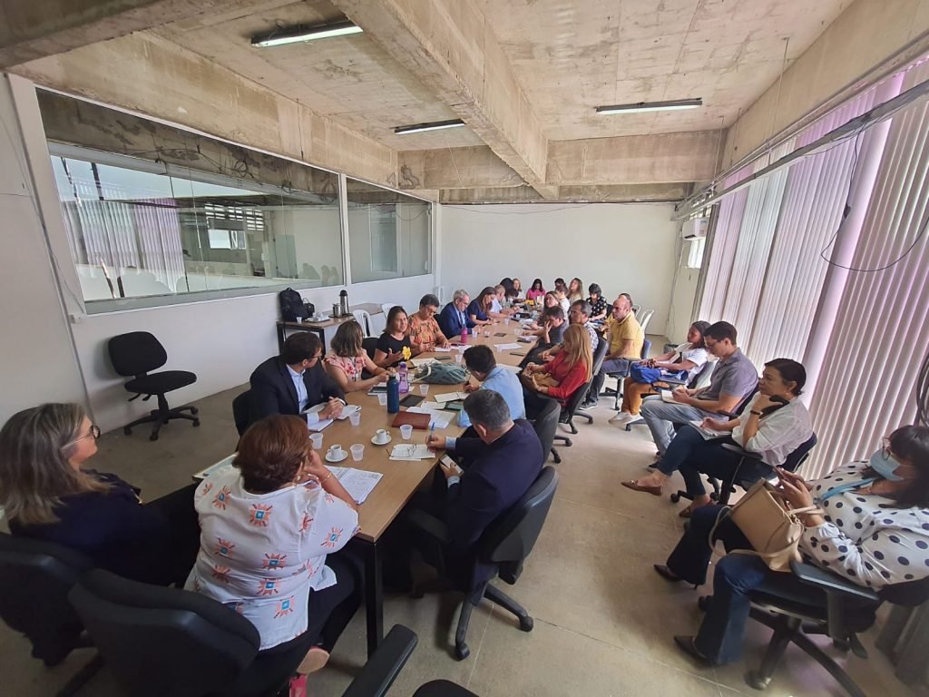 Governo e instituições definem ações prioritárias à cultura de paz nas escolas