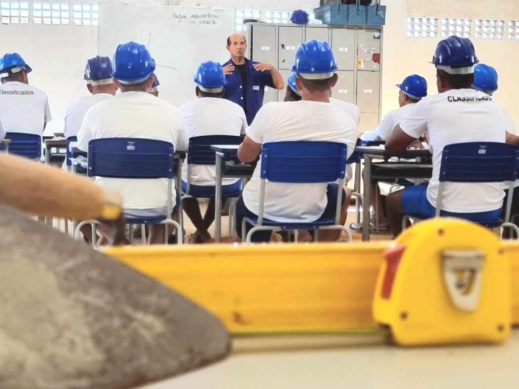 Internos de Alcaçuz fazem curso em busca de um recomeço