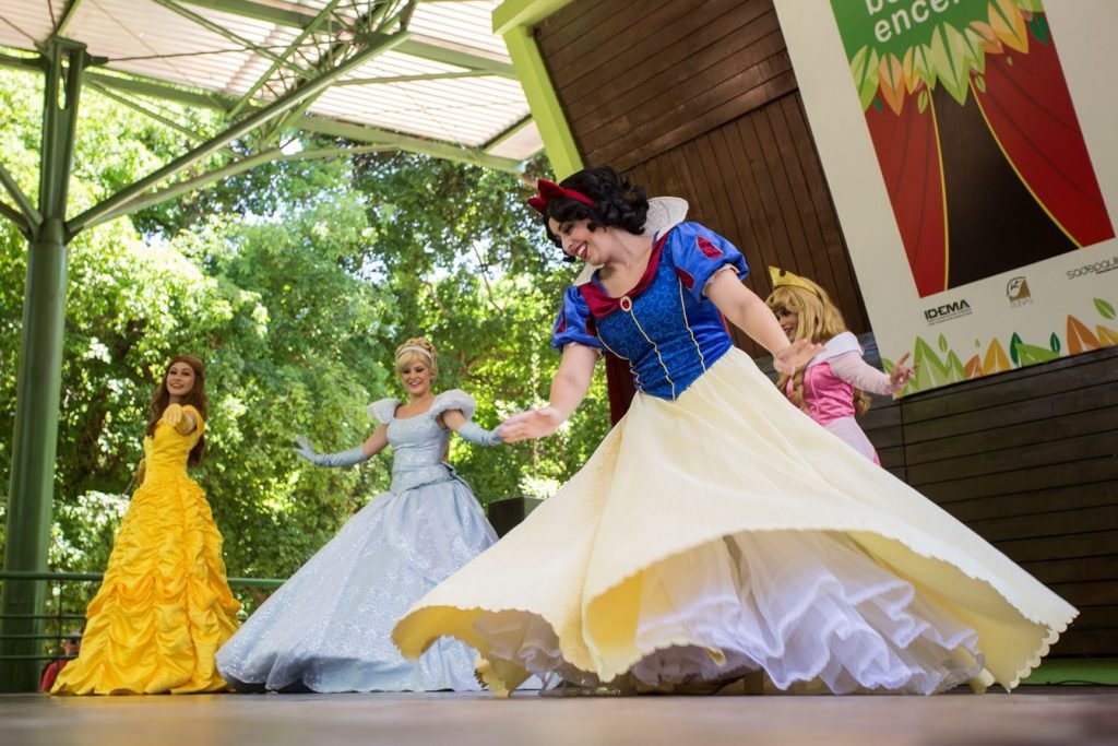 Bosque Encena recebe o Chá  Das Princesas