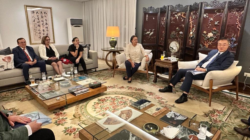 Embaixada da China no Brasil vai acompanhar projetos apresentados pelo RN