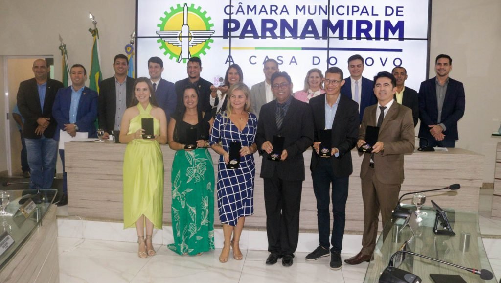 Câmara de Parnamirim homenageou jornalistas com a Comenda Agnelo Alves