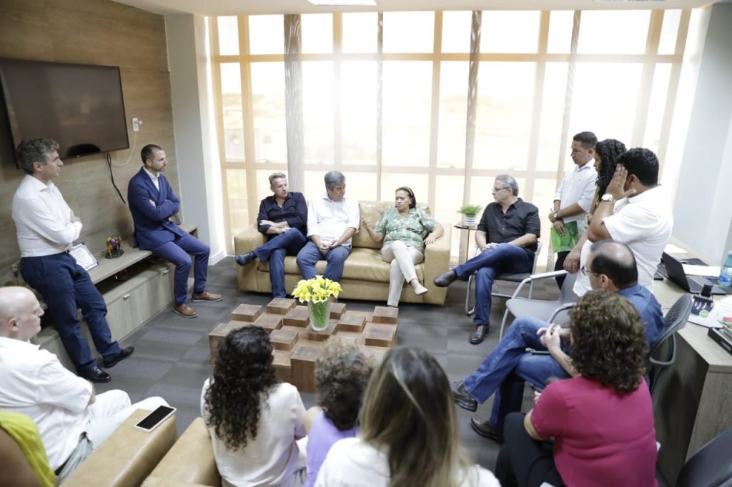 Governadora participa do anúncio de empresa que atuará na exportação de frutas pelo Porto de Natal