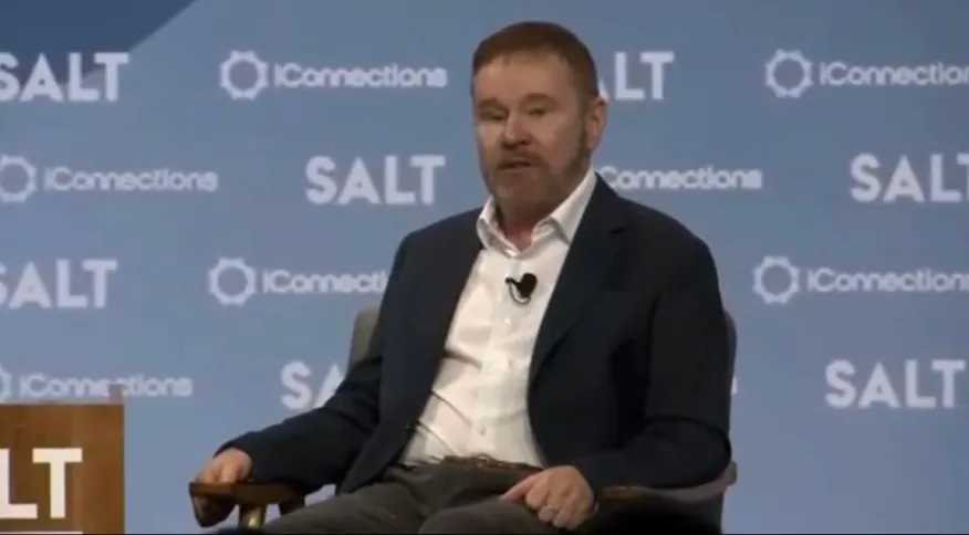 Professor de Stanford afirma que tem “100%” de certeza que alienígenas vivem entre nós