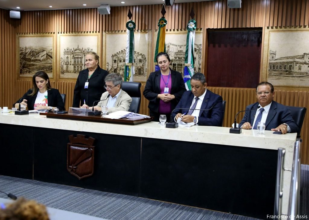 Comissão aprova projeto que institui disciplina extracurricular sobre cidadania