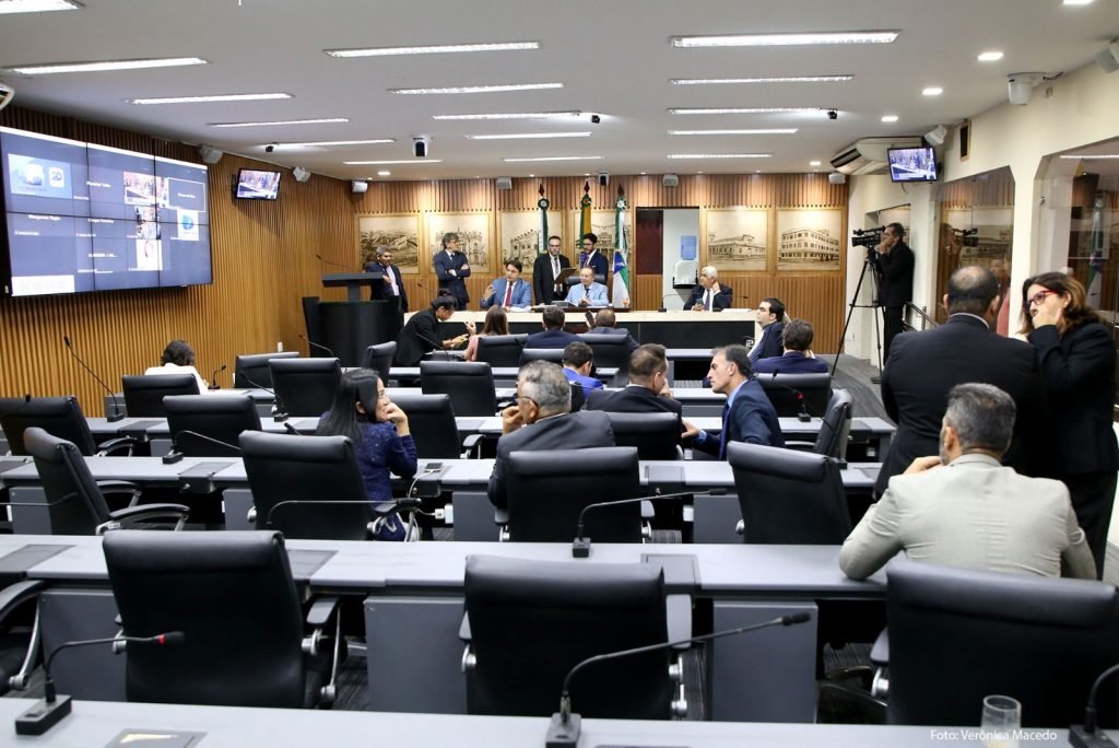 Câmara de Natal prorroga contrato temporário de professores da rede municipal