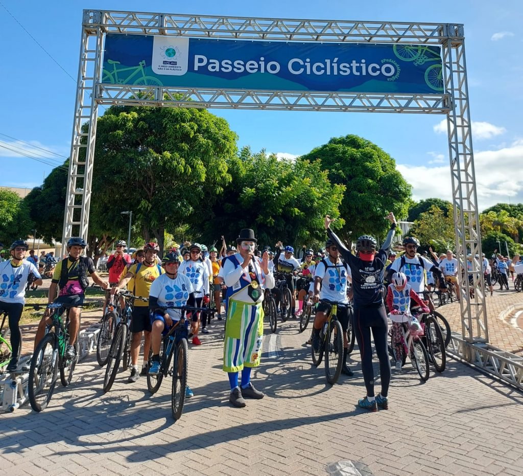 Pedalada ecológica reuniu cerca de 400 ciclistas neste domingo