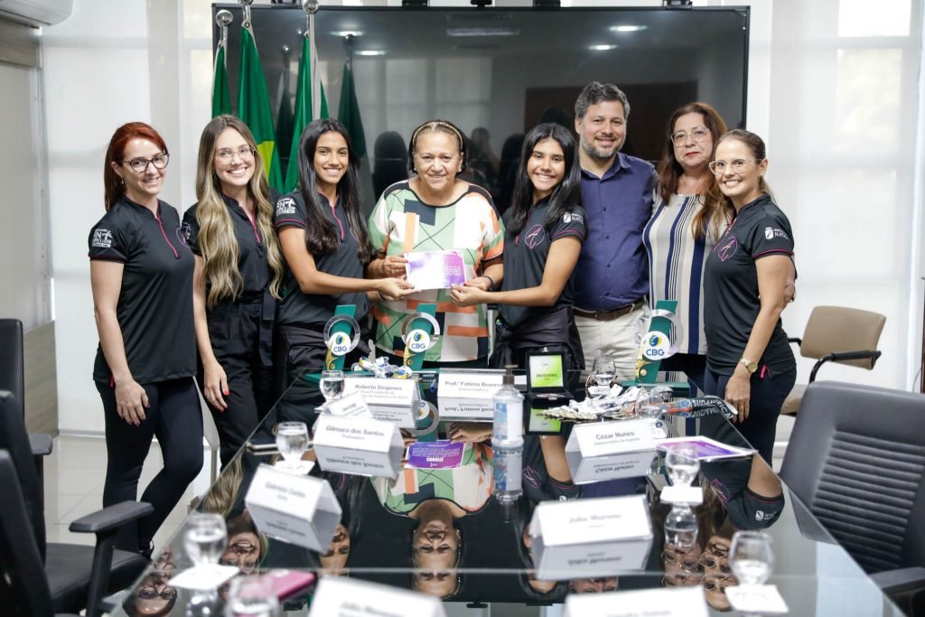 Governadora recebe visita de campeãs da Associação de Ginástica de Natal
