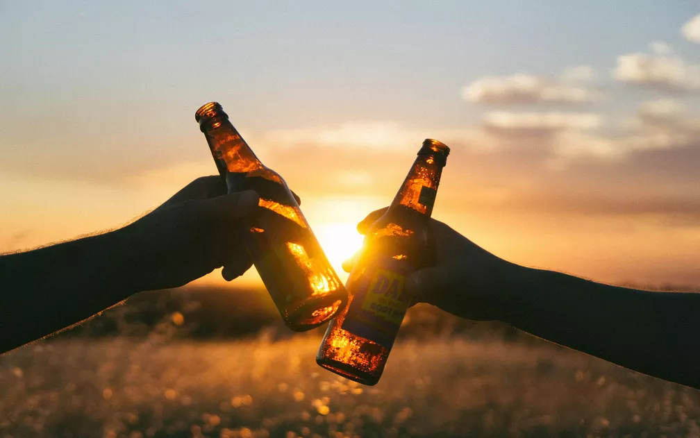 Estudo derruba o mito de que consumo de álcool faz com que achemos os outros mais atraentes