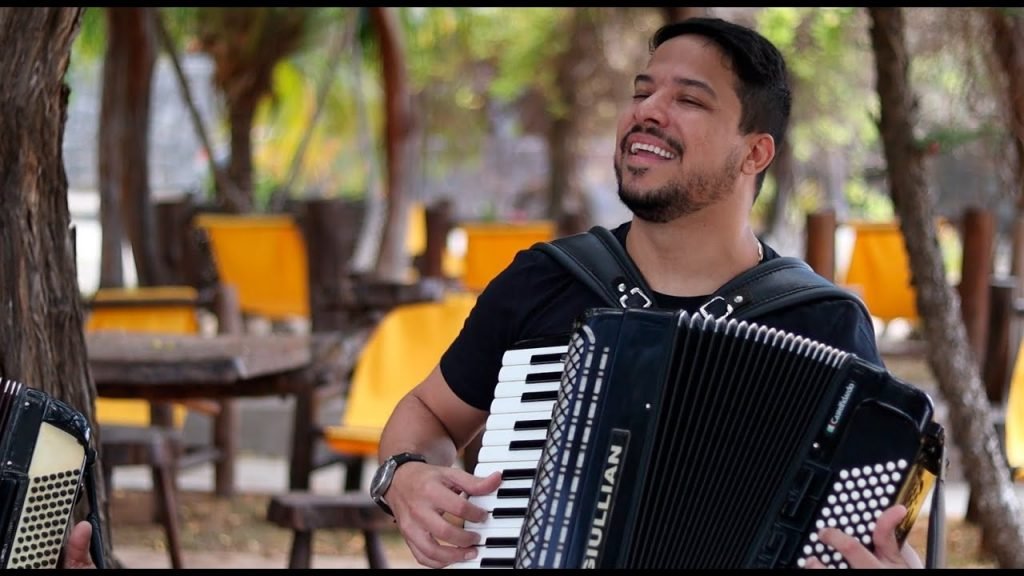 Se Parar Eu Caio no Forró reúne animação, festa junina e o mais nordestino dos ritmos no sábado (8)