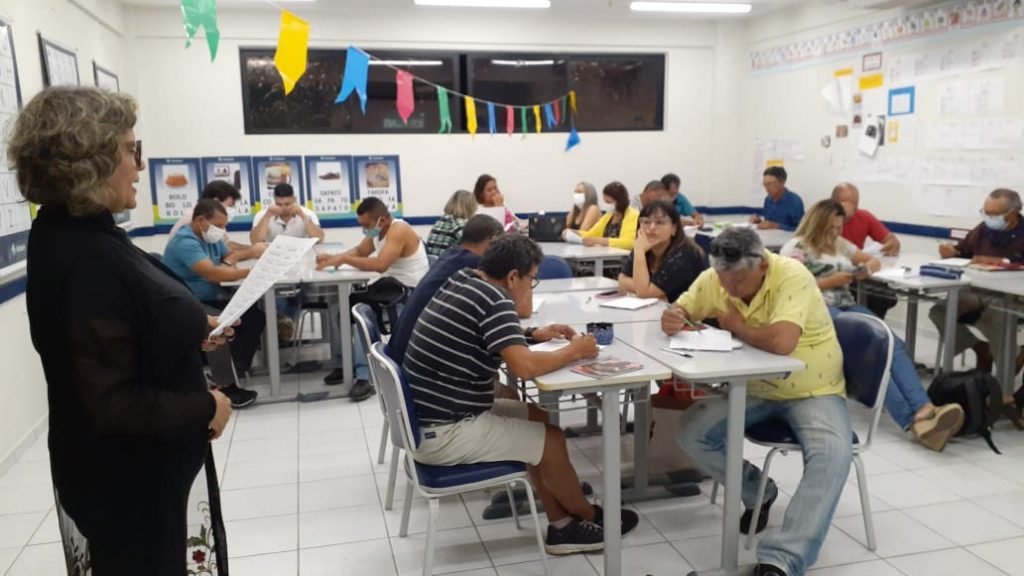 Estácio abre vagas para Programa de Alfabetização de Jovens e Adultos