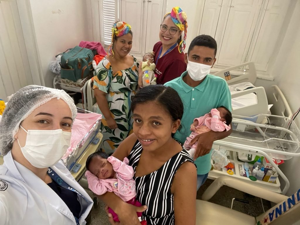 MEJC promove ensaio fotográfico junino com bebês da enfermaria canguru