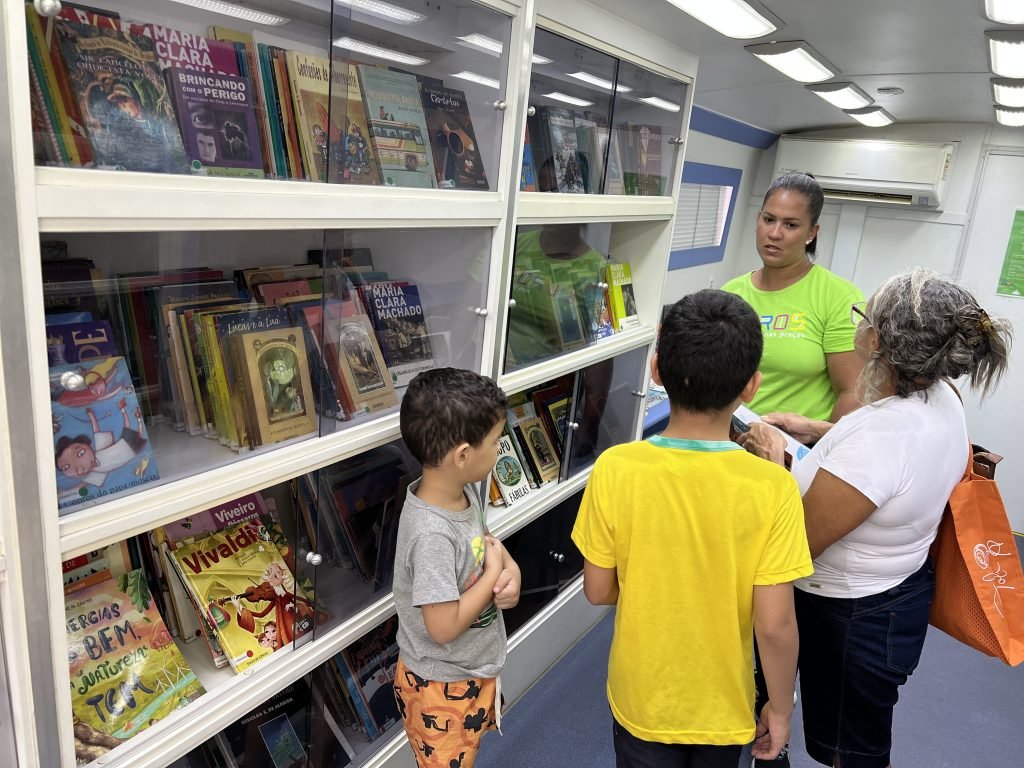 Projeto Livros nas Praças chega a Natal com biblioteca itinerante