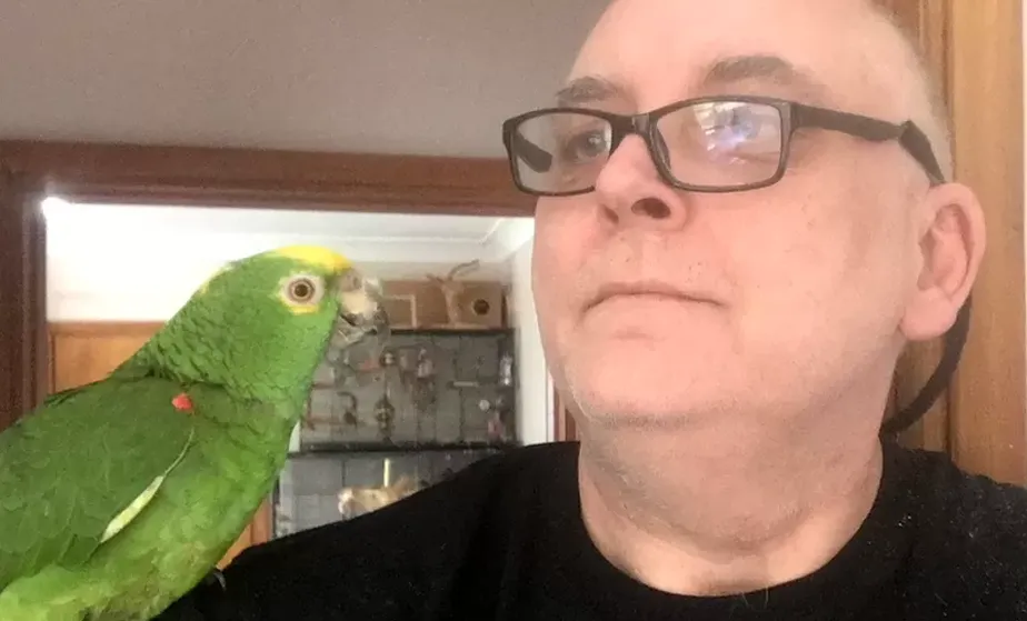 Polícia corre para socorrer ‘mulher aos gritos’, mas encontra papagaio barulhento