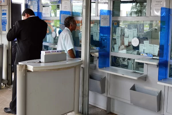 Saúde mental foi motivo do afastamento de 57,1% dos bancários em 2022