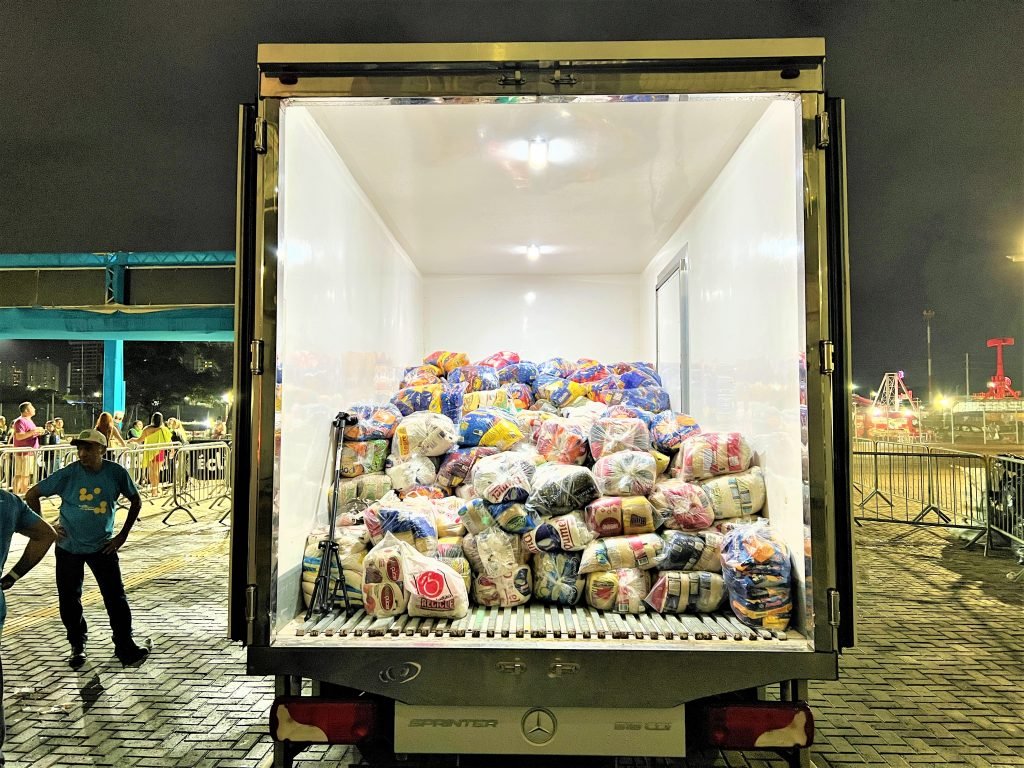 Parceria Mesa Brasil Sesc e Tardezinha resultou em doação recorde com mais de 14 toneladas em alimentos