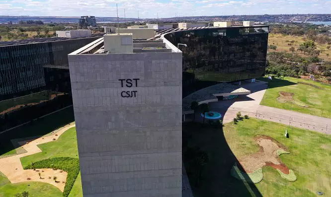 Justiça trabalhista custa R$20 bilhões, 97% com salários