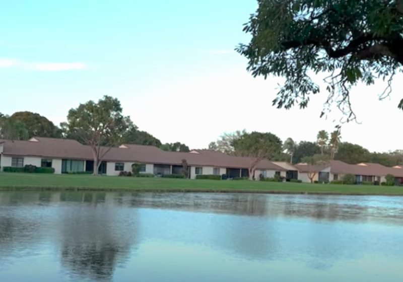 Condomínios para comunidade 55+ são a nova onda nos EUA; Vídeo