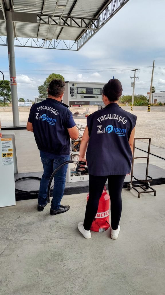 IPEM/RN fiscaliza quase três mil instrumentos em agosto e encontro irregularidades em 10% das bombas verificadas