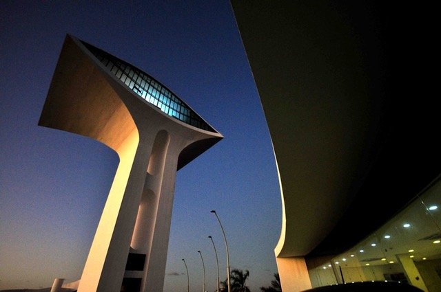 Eclipse solar 2023: fenômeno em outubro poderá ser observado do Parque da Cidade