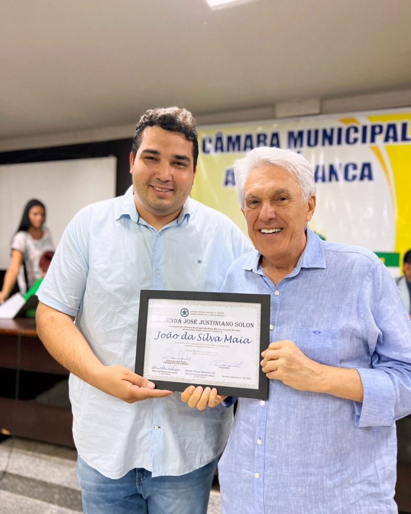 João Maia recebe homenagem da Câmara Municipal de Areia Branca