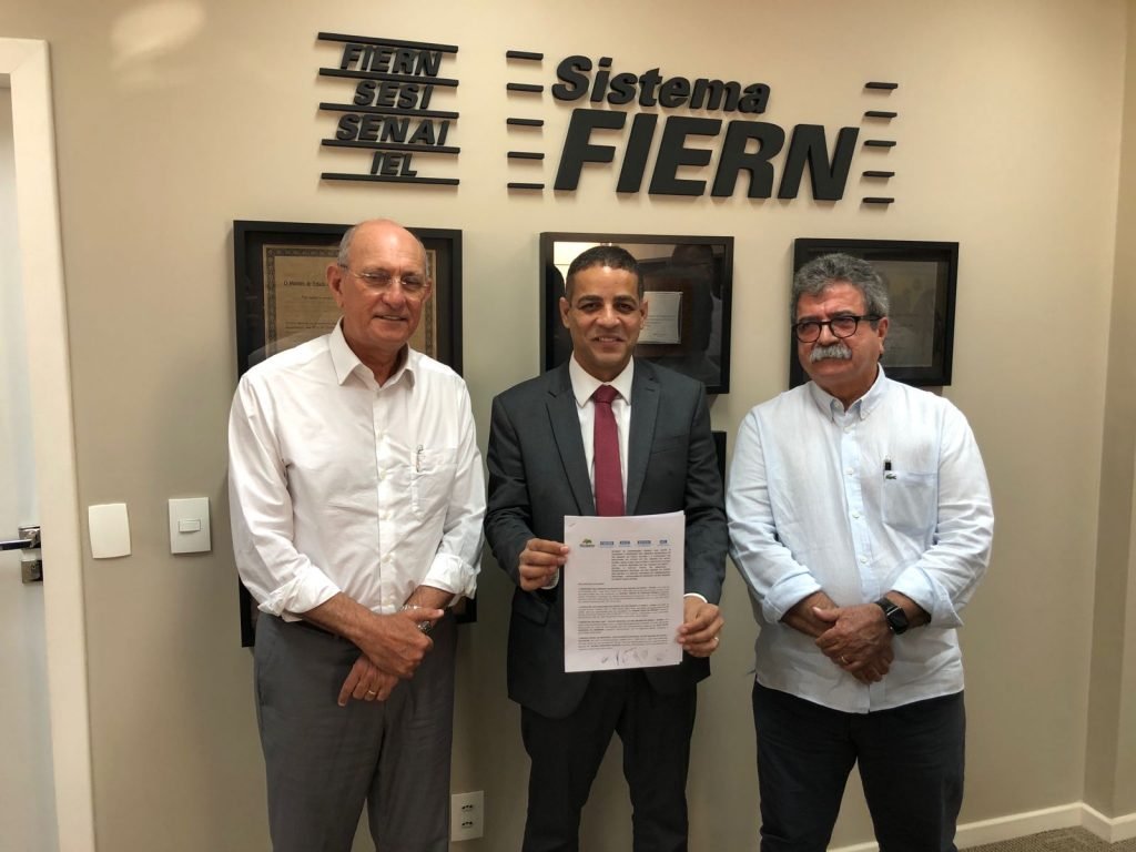 Presidente da FECAM, Wolney França, firma acordo técnico com a Federação das Indústrias para ações junto às Câmaras Municipais