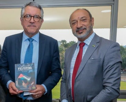 Extremista que ridicularizou vítima sequestrada pelo Hamas e confrontou Lula trabalha na Câmara