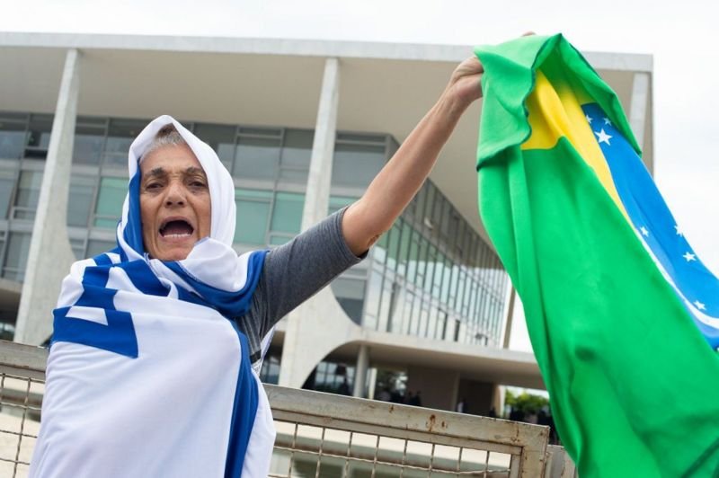 Direita, esquerda: como conflito Hamas-Israel afeta a polarização no Brasil?