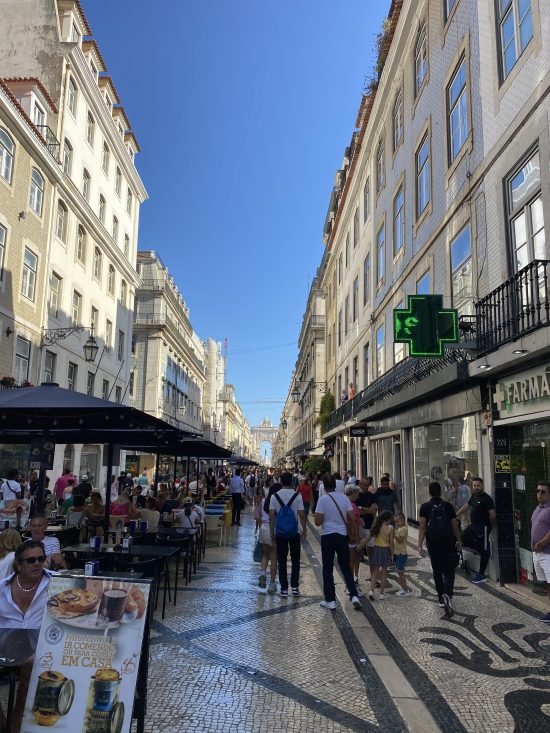 A real de Portugal: UE põe mais de 100 mil brasileiros em risco