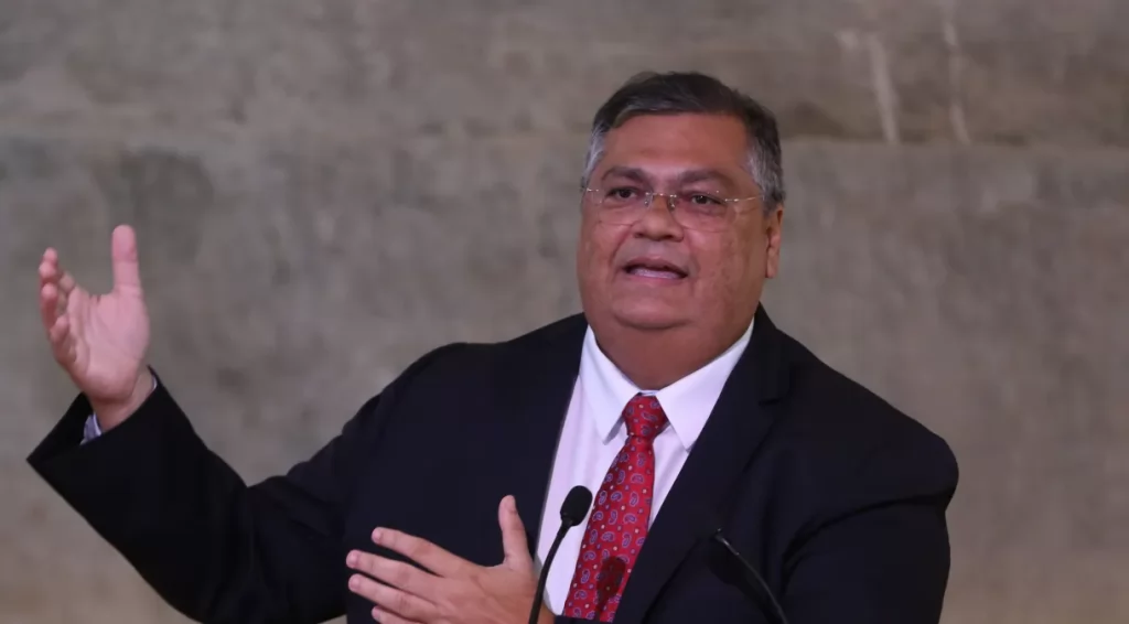 Mulher de líder do Comando Vermelho se reuniu com assessores de Dino no Ministério da Justiça