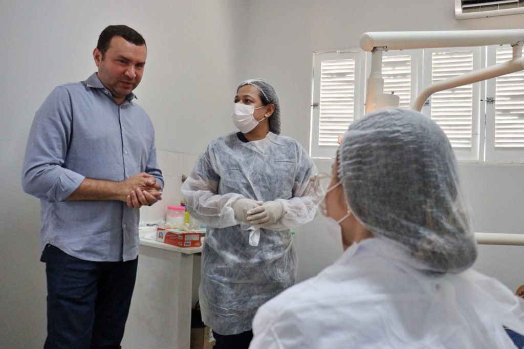 Prefeito Emídio Jr entrega anexo de saúde completamente reformado à comunidade de Mata Verde