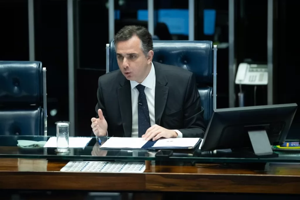 “Discordo”, diz Pacheco sobre STF descriminalizar porte de maconha