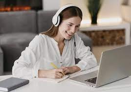 Mil bolsas gratuitas para cursos online de tecnologia da informação; Veja!